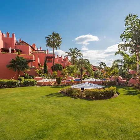 2 Bedrooms Frontline Beach Near Marbella Apartment *