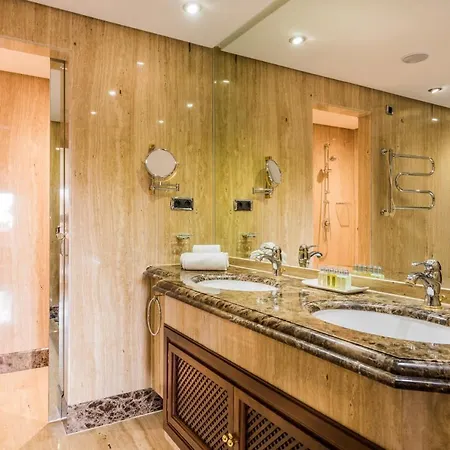 شقة 2 Bedrooms Frontline Beach Near Marbella إِستيبونا