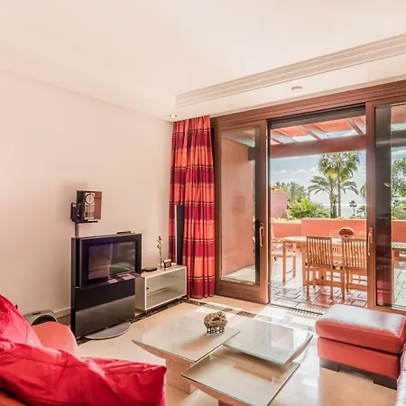 شقة 2 Bedrooms Frontline Beach Near Marbella *